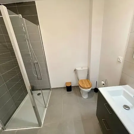 Holiday home Maison Neuve Quartier Calme Proche Commerces *