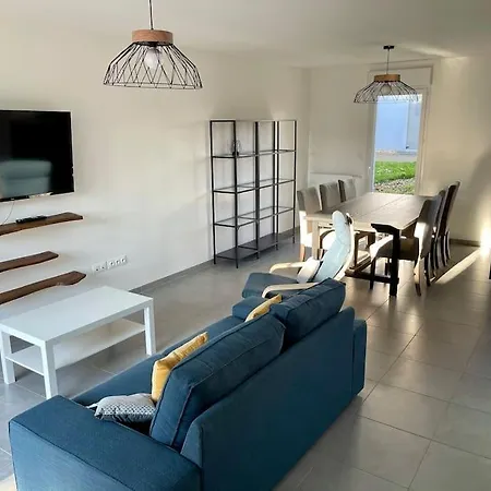 Maison Neuve Quartier Calme Proche Commerces Holiday home *